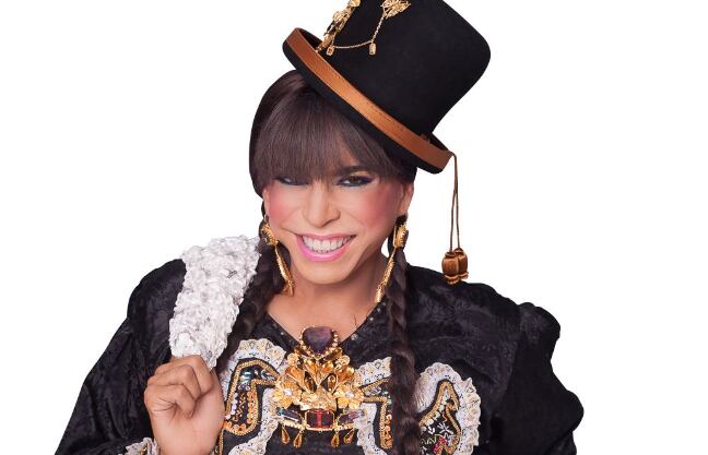 Ernesto Pimentel y su personaje 'Chola Chabuca'.