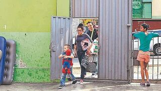 Niños venezolanos de SJL se quedan sin clases por falta de vacantes