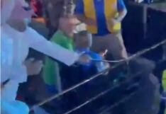 ¡Indignante! Sujeto lanzo latigazos contra jugador del Al Ittihad en final de la Supercopa de Arabia (VIDEO)