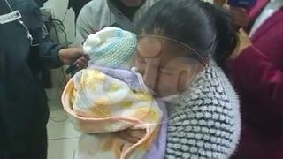 Bebé secuestrada finalmente se reencuentra con sus padres y ¡conmueven a todos! (VIDEO) 