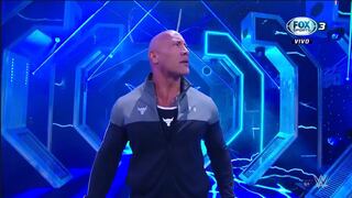 Dwayne Jhonson vuelve para luchar en la WWE tras varios años y reta a Roman Reigns