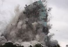 Con tremenda implosión se tumban torre golpeada con furia por huracanes