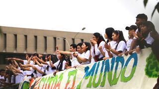 Adolescentes y jóvenes se movilizan para hacer frente a efectos del cambio climático