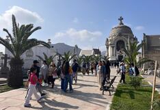 Cementerio Presbítero Maestro recibe a miles de personas en el Día de Todos los Santos