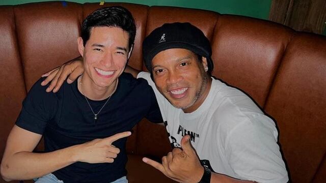 Ronaldinho y Tony Succar se lucen en una fotografía que es viral en redes sociales