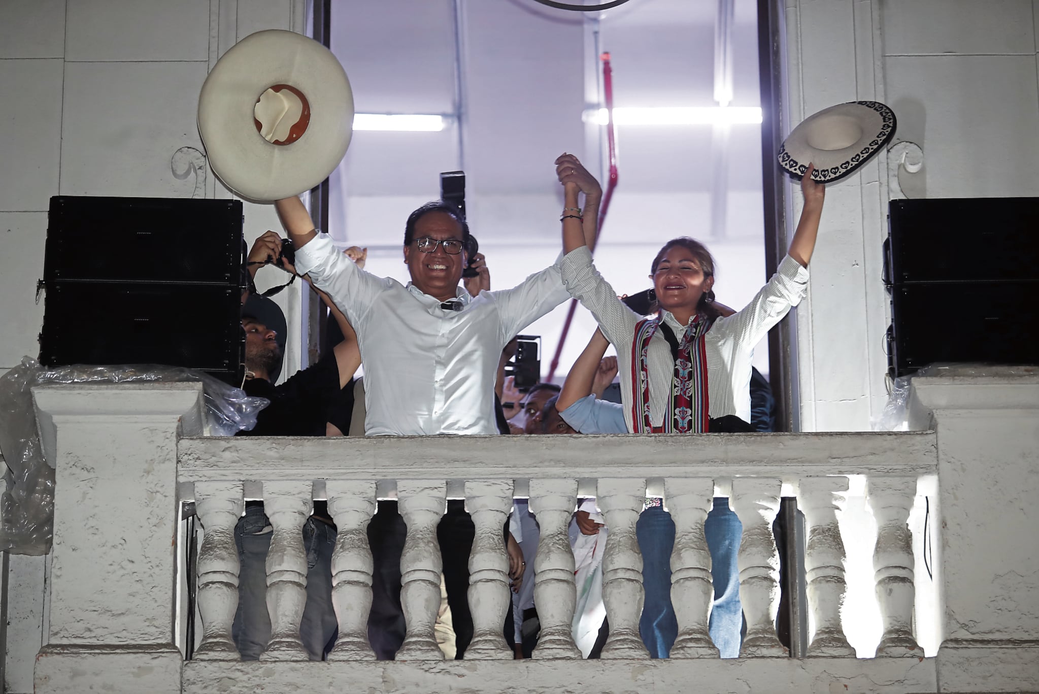 El candidato Roberto Sánchez, del partido Juntos por el Perú, en un balconazo al conocer el resultado preliminar de las elecciones presidenciales 2026 que lo dan como posible ganador. Foto: Jesús Saucedo/@photo.gec