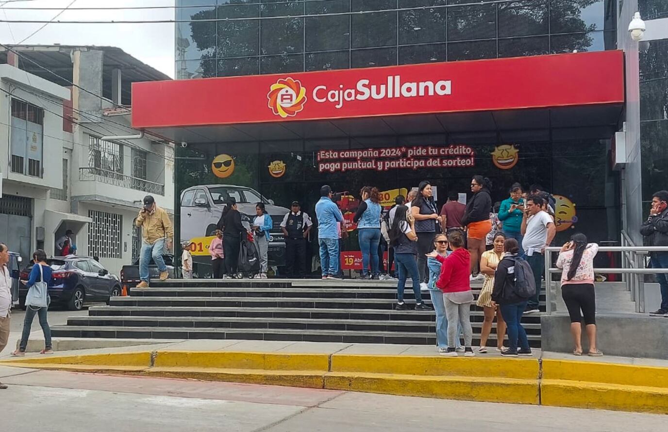 Intervención de Caja Sullana ha creado gran incertidumbre entre clientes. Foto: Andina.
