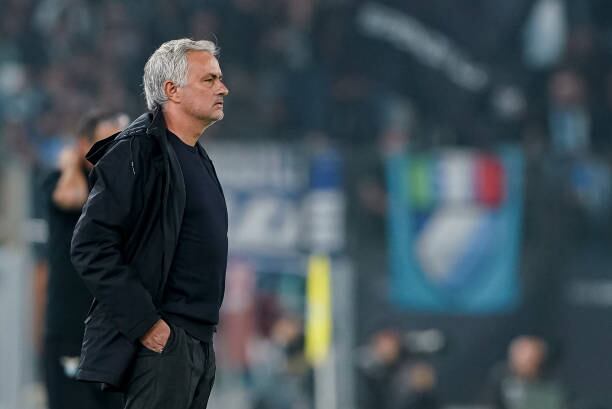 José Mourinho tiene contrato con la Roma hasta junio de 2024 y puede ser echado antes o no ser renovado. (Foto: Getty Images)