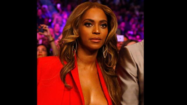 Beyoncé sorprendió con escote en pelea entre Floyd Mayweather y Manny Pacquiao