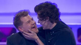 Harry Styles de One Direction besó a un hombre [FOTOS]