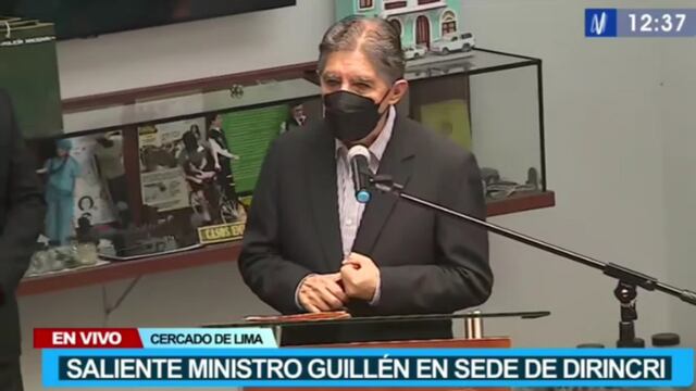 Avelino Guillén recibe reconocimiento en sede policial: “No al manoseo político de la Policía” | VIDEO