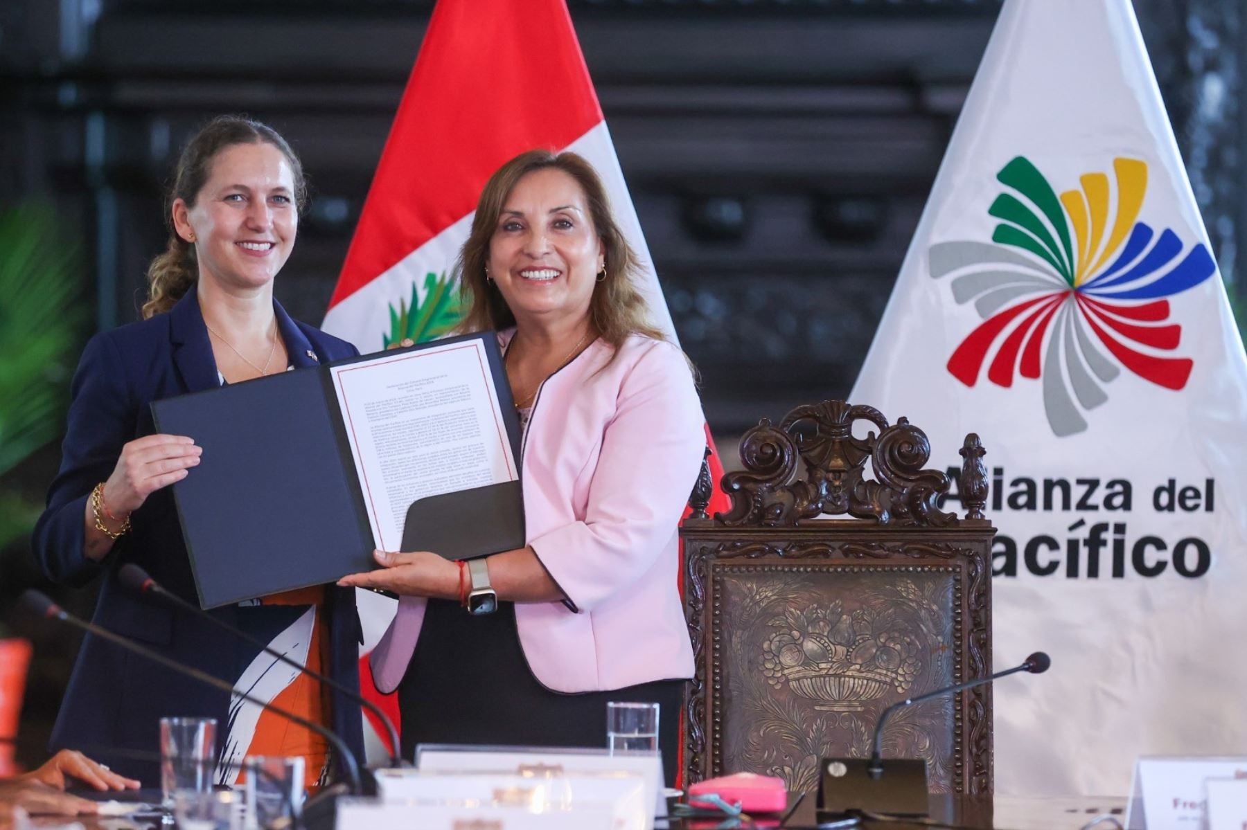 Dina Boluarte dejó de usar sus costosos Rolex, ¿por qué si ella dice que son de origen legal?