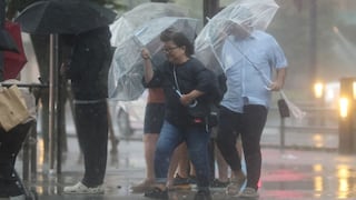 Tifón causa estragos en Japón y la población la pasa bastante mal por lluvias y viento