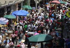 Mesa Redonda: Cientos de personas recorren el Centro de Lima para hacer sus compras de último minuto