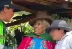 Áncash: Adulta mayor de 89 años y su nieto fueron sorprendidos con regalos de la PNP previo a la Navidad