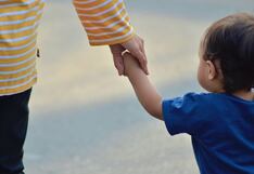 Mujeres adoptan y acogen temporalmente en sus hogares a niños en desprotección