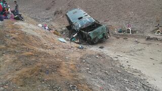 Arequipa: Pasajeros sobreviven tras caída de bus a un abismo de 30 metros