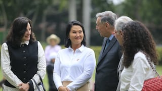 Keiko sale en defensa de sus ministros