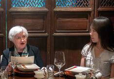 Ministra de Economía de Estados Unidos come hongos alucinógenos y se mata de risa