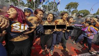 Mujeres protestaron contra sanciones por aborto en el nuevo Código Penal [FOTOS]