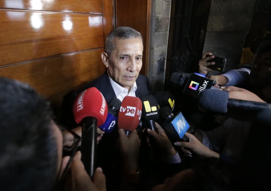 El expresidente Ollanta Humala llegó a su domicilio, ubicado en el distrito de Santiago de Surco, luego de abandonar el penal de Barbadillo. Foto: Cesar Bueno @photo.gec
