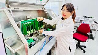 Día de la Mujer: alumna e instructora de SENATI rompen barreras y destacan en la industria de la maquinaria pesada