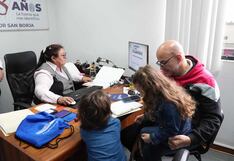 Ricardo Morán emocionado inscribe a sus hijos en Reniec: “Todo esfuerzo ha valido la pena”
