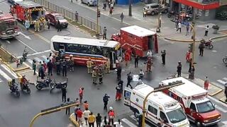 Jesús María: choque entre bus de transporte público y camión de bomberos deja varios heridos en Av. Brasil