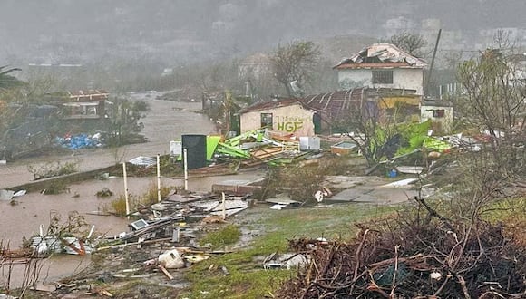 Granada, arrasada por el paso del huracán Beryl.