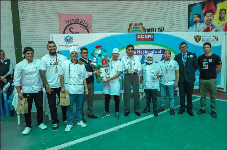 Ganadores del concurso: “Mejor Cebiche de Luri”, organizado por el INPE en el penal de Lurigancho. Foto: Difusión.