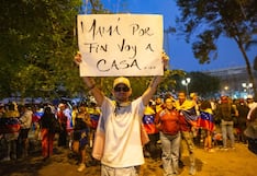 La cruda realidad: Celebran caída del dictador