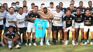 Luis Advíncula visitó el entrenamiento de Sporting Cristal luego de su gran partido frente a Paraguay