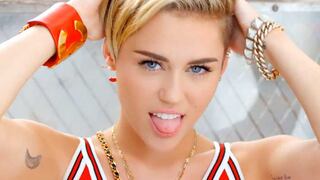 Miley Cyrus causa polémica al hacerle sexo oral a un muñeco