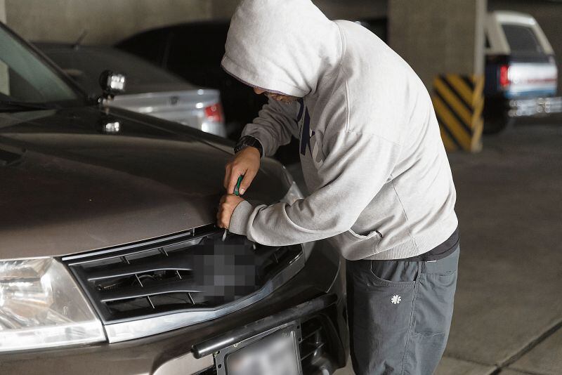 En el mercado ilegal de las autopartes robadas los emblemas de vehículos más comunes pertenecen a las marcas japonesas. (Foto: Renzo Salazar)