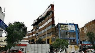 Municipalidad de Lima espera demoler peligroso edificio de 1 metro de ancho