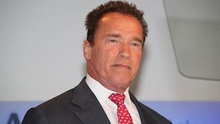 Arnold Schwarzenegger se metió en una foto de turistas y ésta se hace viral en redes