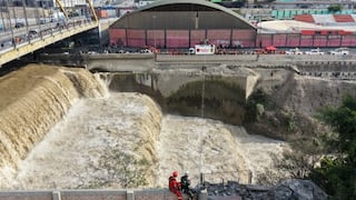 Policía intensifica rescate para encontrar al agente arrastrado por el río Rímac