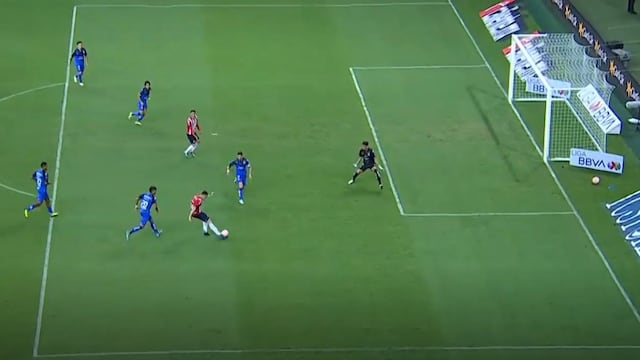 Ya le tocaba: Santiago Ormeño anotó su primer gol oficial con Chivas | VIDEO