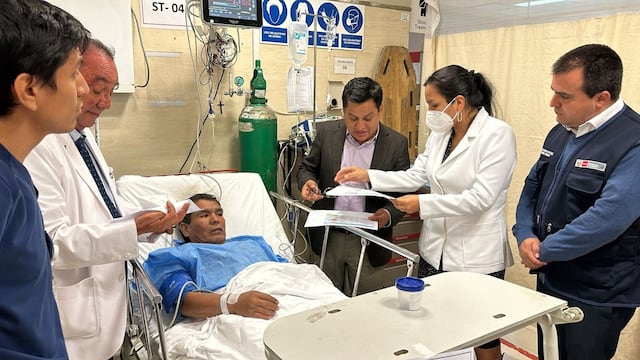 Ministro César Vásquez afirma que un herido sufrió un peligroso golpe en la cabeza tras explosión en VMT