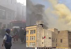 Incendio arrasa con almacén y humo cubre el Cercado de Lima | VIDEOS