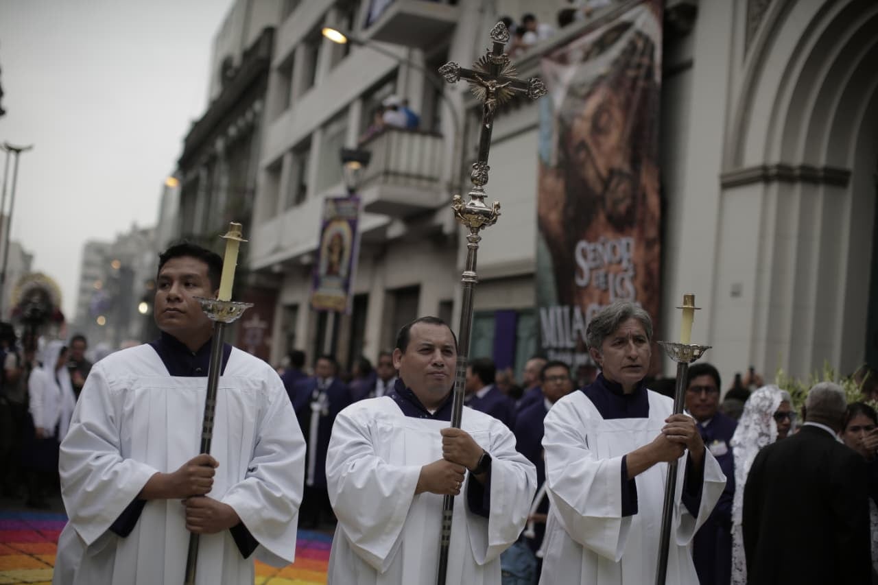Segunda salida del la imagen del Señor de los Milagros es acompañada por miles de fieles en el Centro Histórico de Lima. (Foto: Julio Reaño/ GEC)