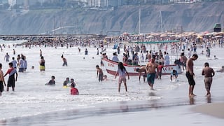 Regresan los días con intenso calor a la capital y bañistas llegan en masa a las playas