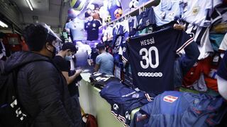 La camiseta de Lionel Messi en PSG ya es vendida en el Emporio de Gamarra | FOTOS 