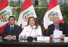 Dina Boluarte se aferra al poder, evade preguntas y saluda a su “wayki” Wilfredo Oscorima