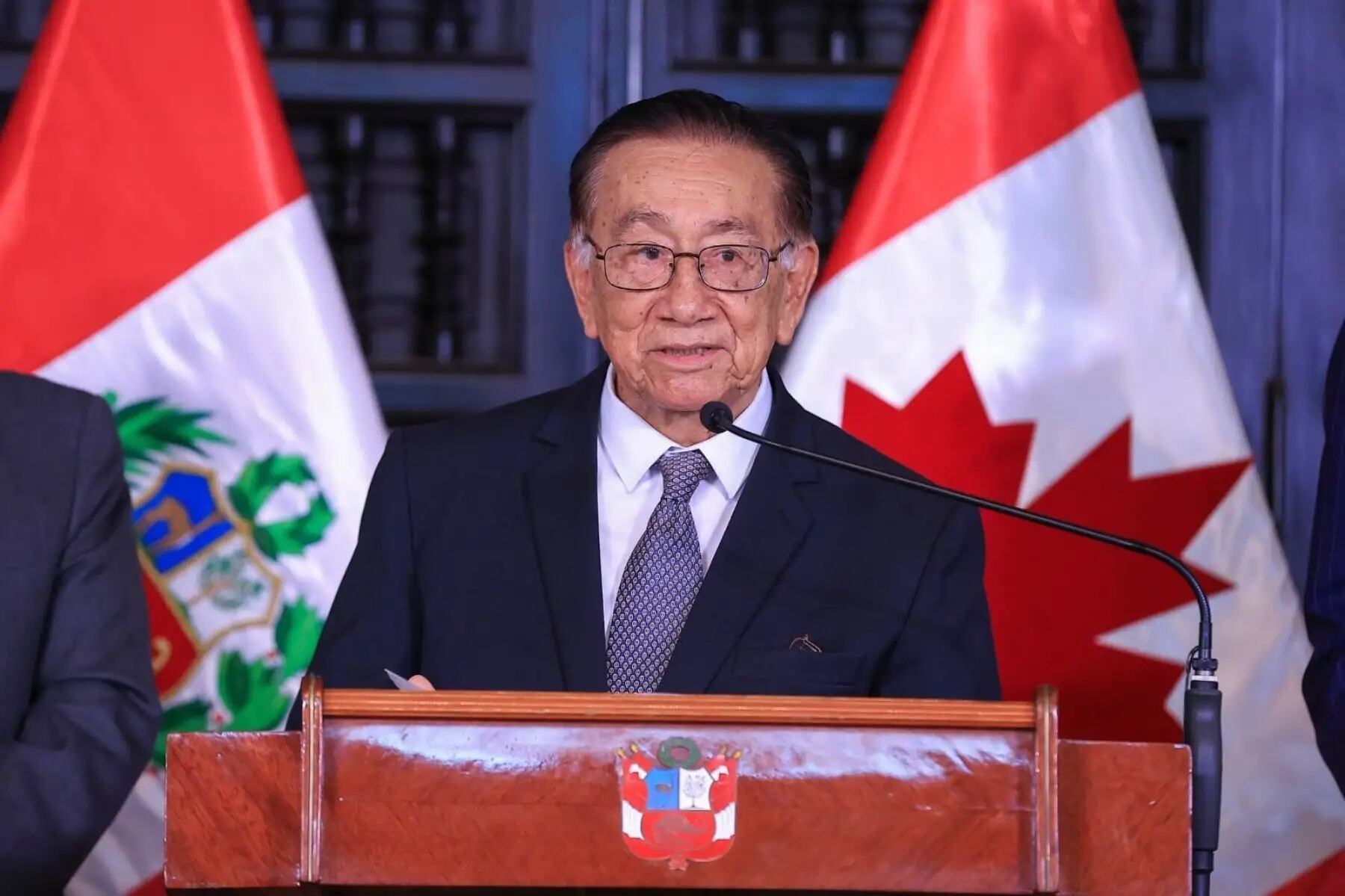 Bancadas manejan al presidente “marioneta” José Balcázar, sostiene Juan Sheput, quien postula al Senado.