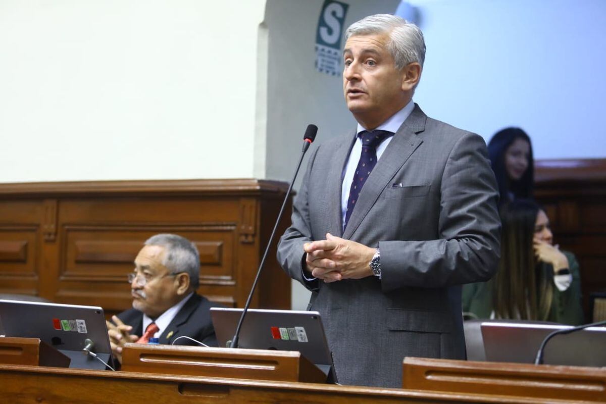 Juan Carlos Lizarzaburu, de Fuerza Popular, pronunció otra vez una frase ofensiva. (Foto: Congreso)