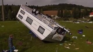 Tornado afecta un campamento de menores en Alemania [VIDEO]