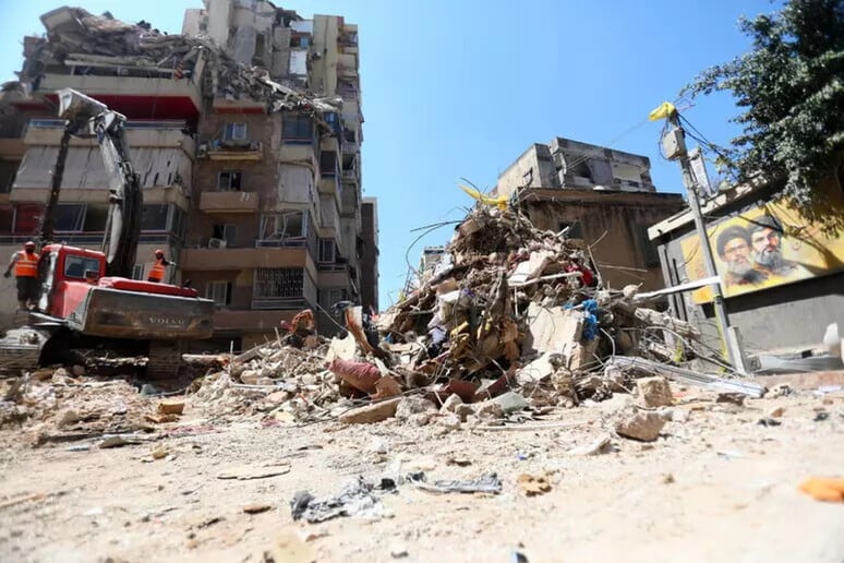 Israel continúa con sus bombardeos sobre áreas civiles de Líbano.