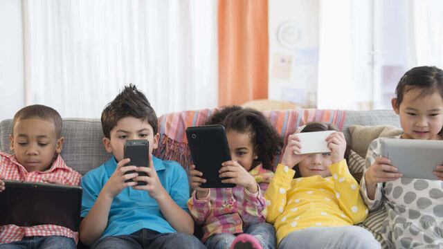 ¿Su hijo tiene un smartphone?:  Guía para padres sobre la seguridad