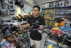 Juguetes inteligentes dan la hora en Mercado Central y Mesa Redonda